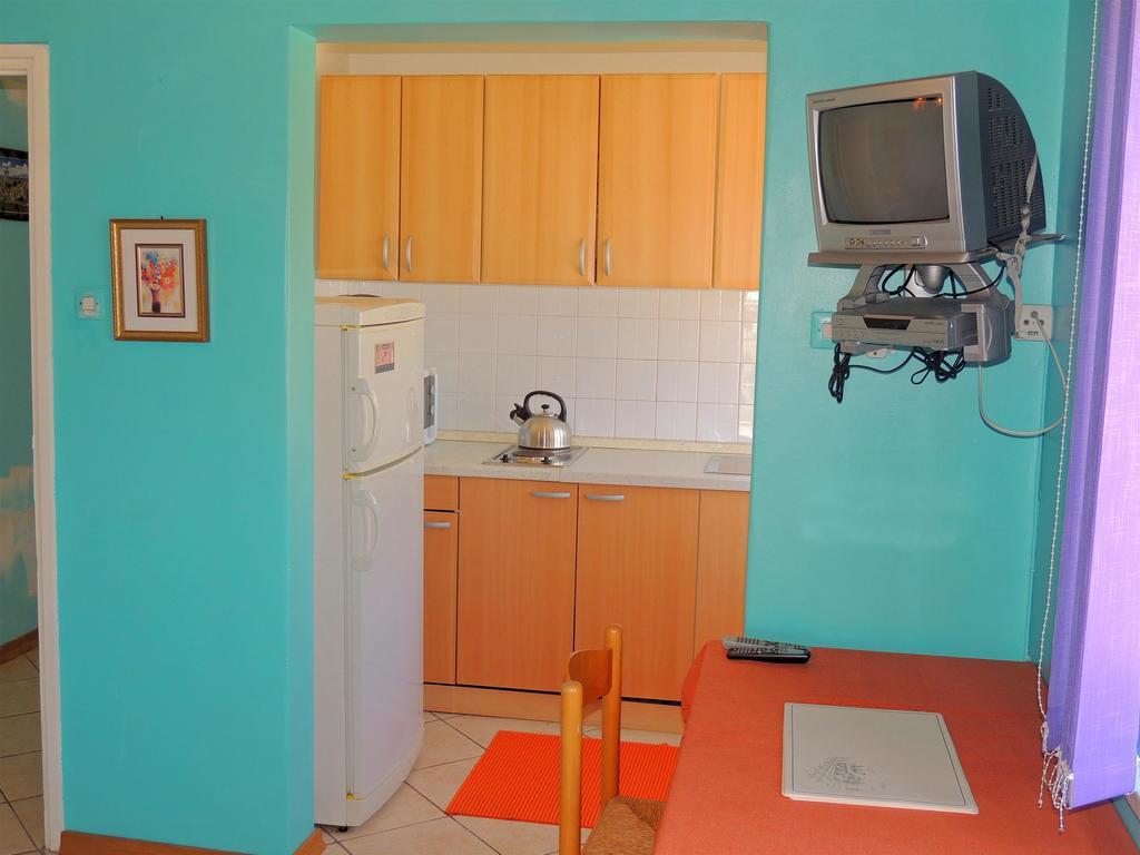 Apartments Zlatko Krk Town Bagian luar foto