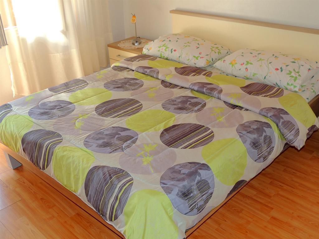 Apartments Zlatko Krk Town Bagian luar foto