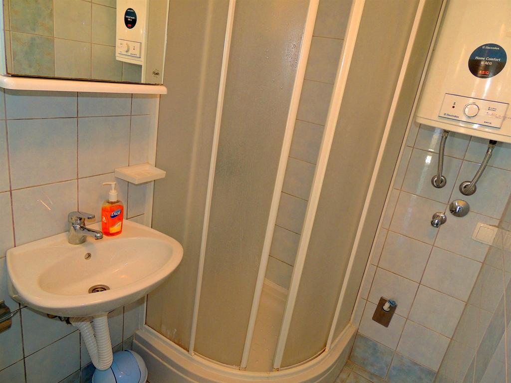 Apartments Zlatko Krk Town Bagian luar foto